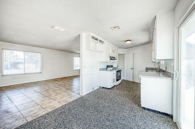 2335 W Cornell Avenue, Fresno, CA 93705