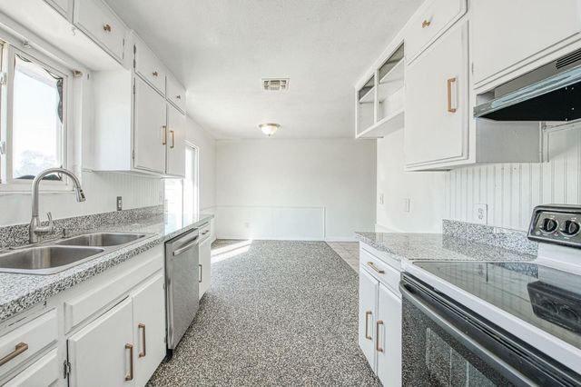 2335 W Cornell Avenue, Fresno, CA 93705