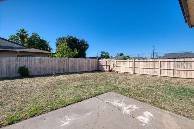 2335 W Cornell Avenue, Fresno, CA 93705