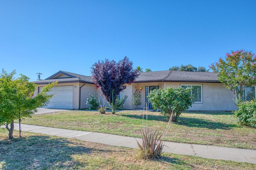 2335 W Cornell Avenue, Fresno, CA 93705