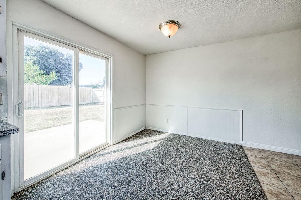 Image 17 of property listing at 2335 W Cornell Avenue, Fresno, CA 93705