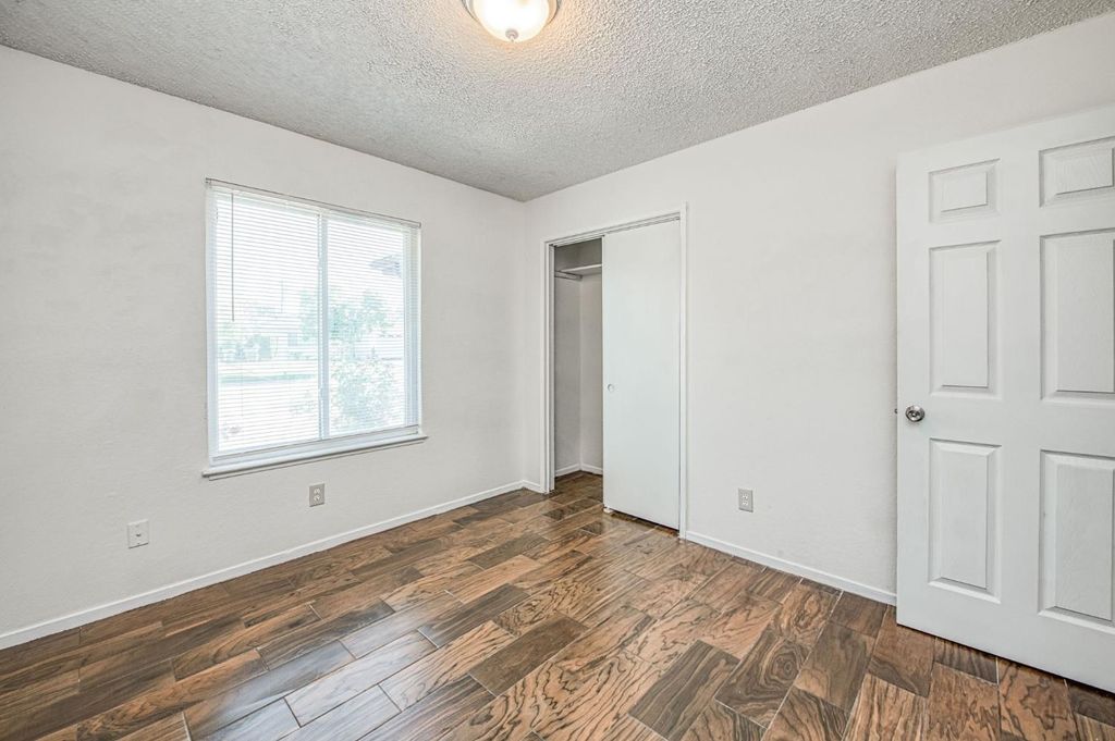 Image 21 of property listing at 2335 W Cornell Avenue, Fresno, CA 93705