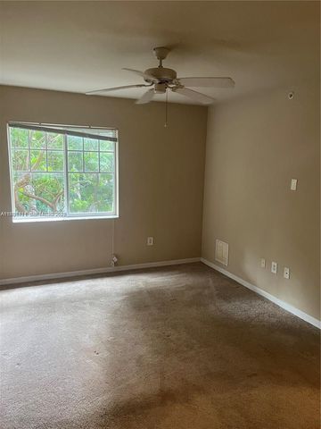 6530 Emerald Dunes Dr 206, West Palm Beach, FL 33411