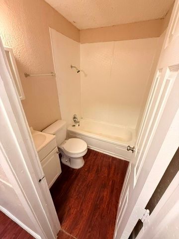 1037 E Tucker Street 102, Fort Worth, TX 76104