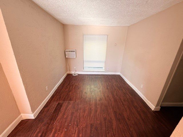 1037 E Tucker Street 102, Fort Worth, TX 76104