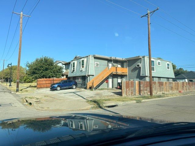 1037 E Tucker Street 102, Fort Worth, TX 76104