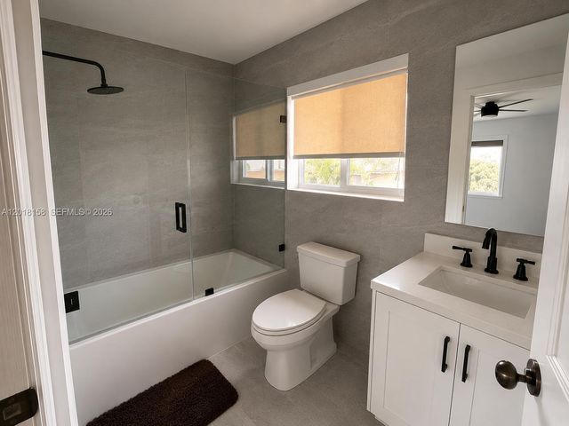 709 Bald Cypress Rd, Weston, FL 33327