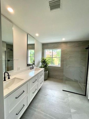 709 Bald Cypress Rd, Weston, FL 33327