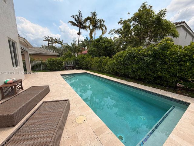 709 Bald Cypress Rd, Weston, FL 33327