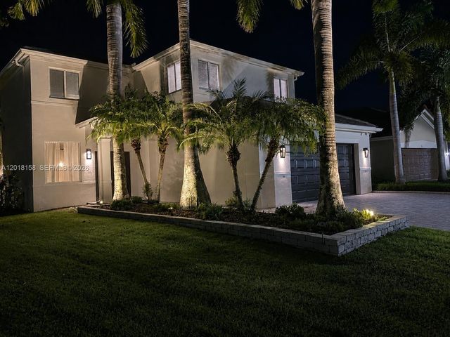 709 Bald Cypress Rd, Weston, FL 33327
