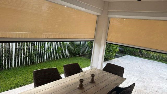 709 Bald Cypress Rd, Weston, FL 33327