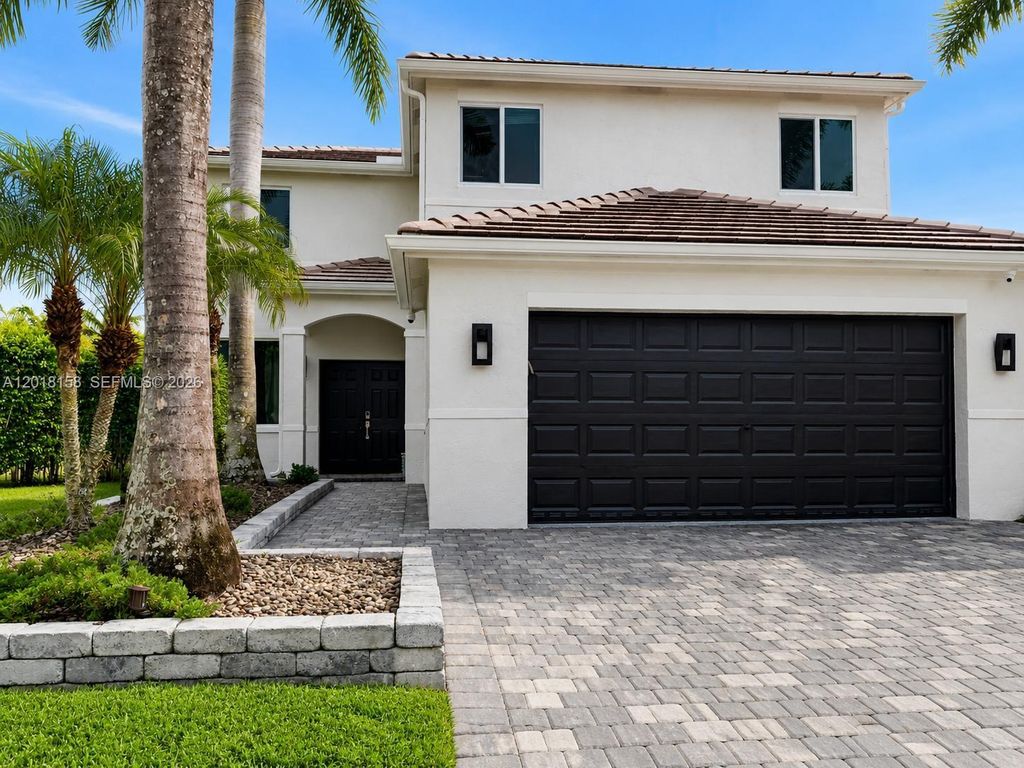 709 Bald Cypress Rd, Weston, FL 33327