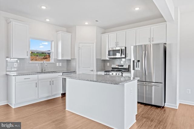 1 SUMTER AVE, Ranson, WV 25438