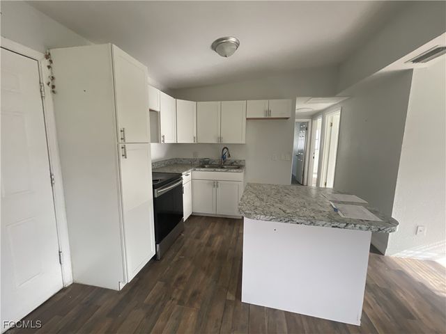 3138 2nd ST, Fort Myers, FL 33916
