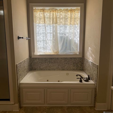 38082 Timber Trace Ct, Prairieville, LA 70769