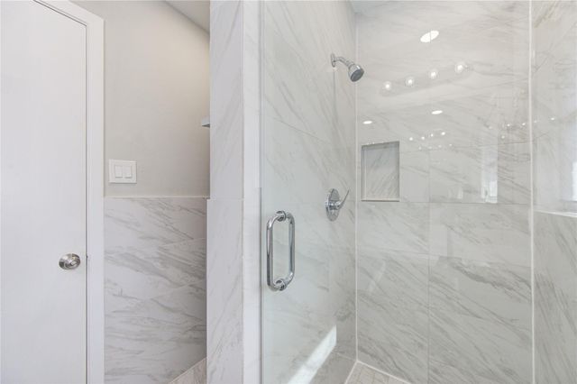 6026 Clarewood Drive, Houston, TX 77081