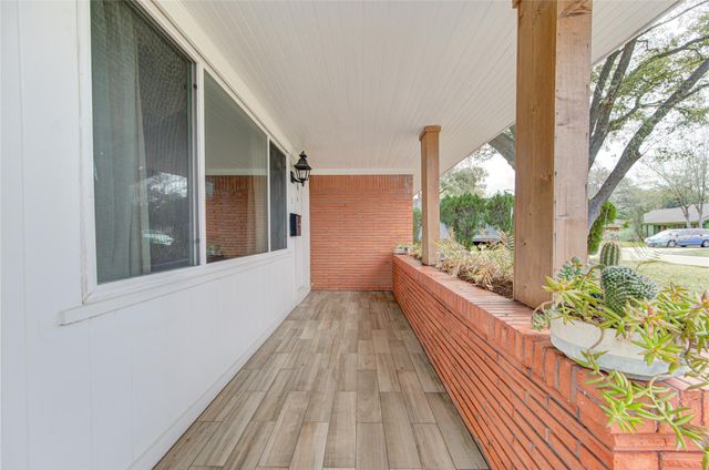 6026 Clarewood Drive, Houston, TX 77081