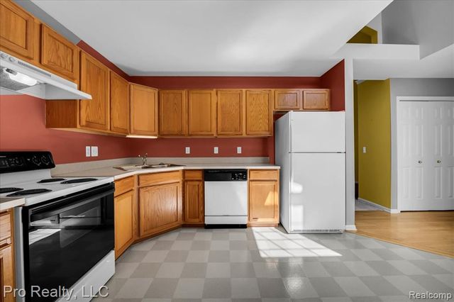 43880 Cherry Grove Court, Canton, MI 48188