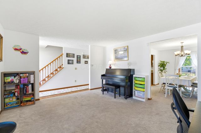 371 Field Harvest Avenue, Pickerington, OH 43147