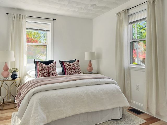 47 Woodbine Ave, Pembroke, MA 02359
