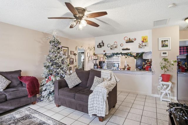 325 Ironwood Dr, Turlock, CA 95380