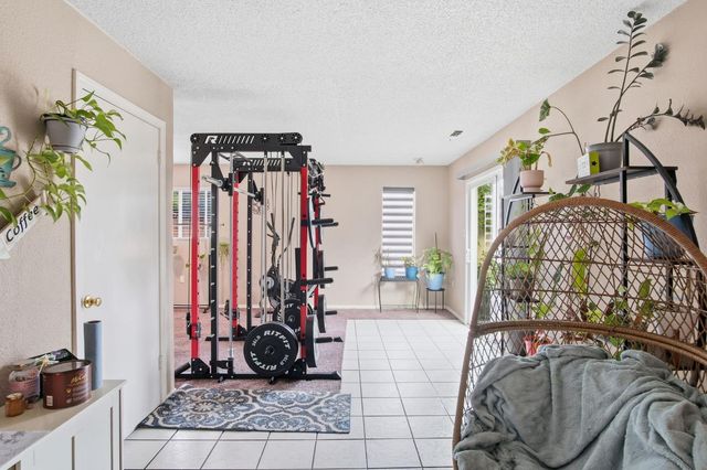 325 Ironwood Dr, Turlock, CA 95380