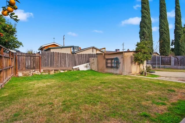 325 Ironwood Dr, Turlock, CA 95380