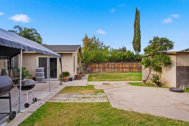 325 Ironwood Dr, Turlock, CA 95380