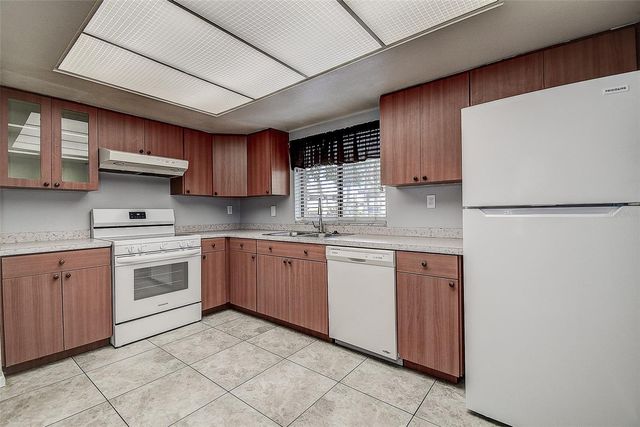860 S VILLAGE DRIVE N 106, St Petersburg, FL 33716