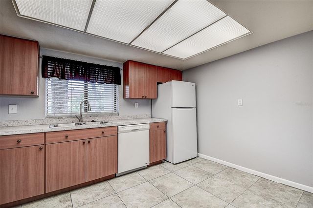 860 S VILLAGE DRIVE N 106, St Petersburg, FL 33716