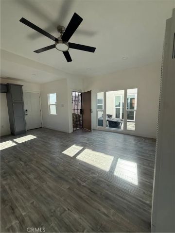 6428 S Van Ness, Los Angeles, CA 90047