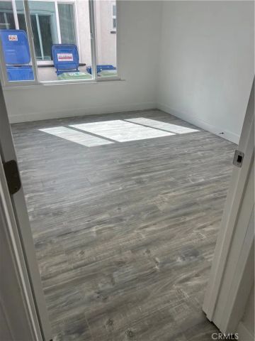 6428 S Van Ness, Los Angeles, CA 90047