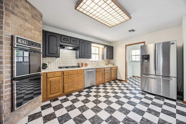 1721 Saxon Drive, Houston, TX 77018