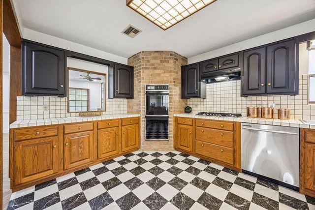 1721 Saxon Drive, Houston, TX 77018