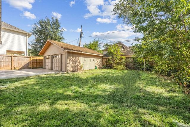 1721 Saxon Drive, Houston, TX 77018