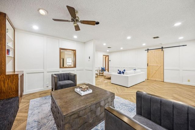 1721 Saxon Drive, Houston, TX 77018