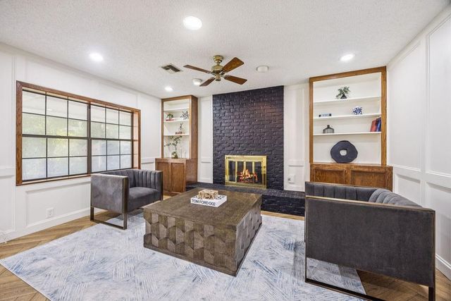 1721 Saxon Drive, Houston, TX 77018