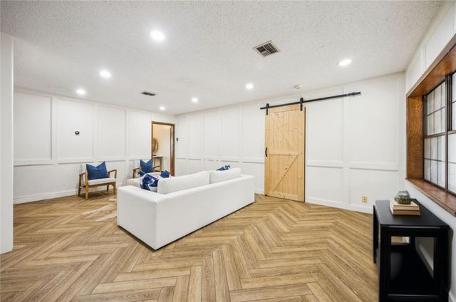 1721 Saxon Drive, Houston, TX 77018