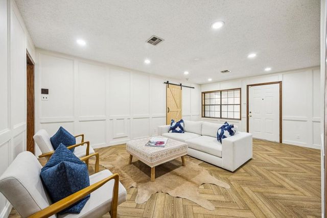 1721 Saxon Drive, Houston, TX 77018