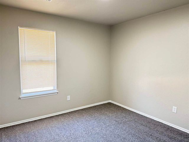 2404 SW 41st St, Lawton, OK 73505