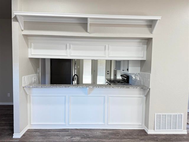 2404 SW 41st St, Lawton, OK 73505