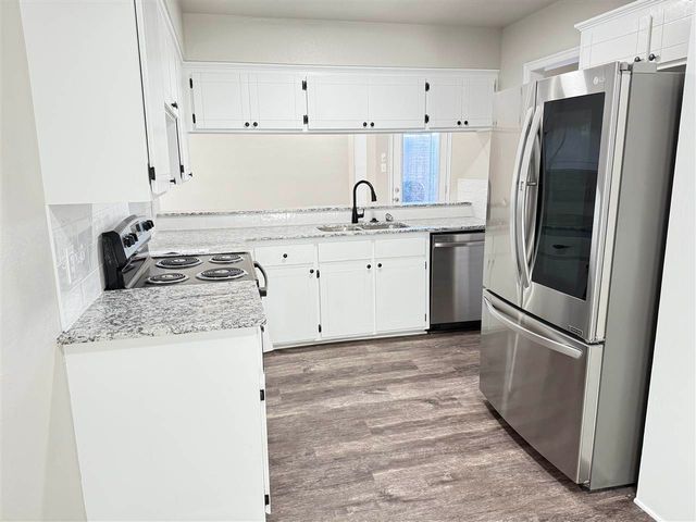 2404 SW 41st St, Lawton, OK 73505