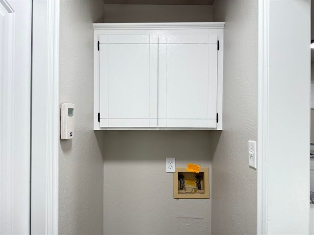 2404 SW 41st St, Lawton, OK 73505