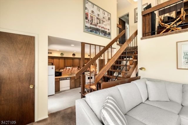 118 Bluebird Dr 3B, Hillsborough Twp., NJ 08844