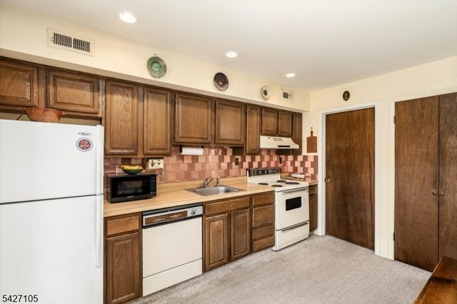 118 Bluebird Dr 3B, Hillsborough Twp., NJ 08844