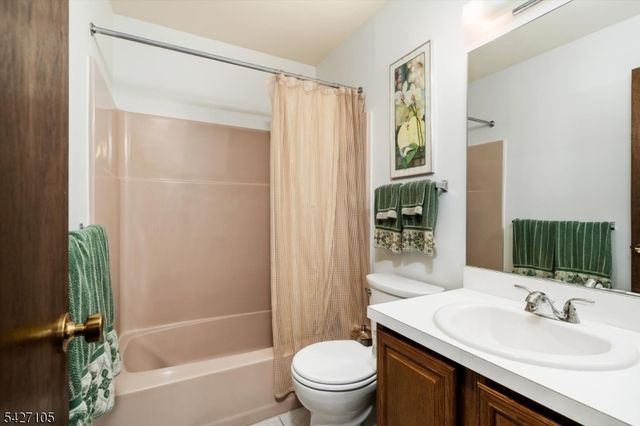 118 Bluebird Dr 3B, Hillsborough Twp., NJ 08844