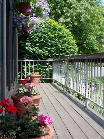 118 Bluebird Dr 3B, Hillsborough Twp., NJ 08844