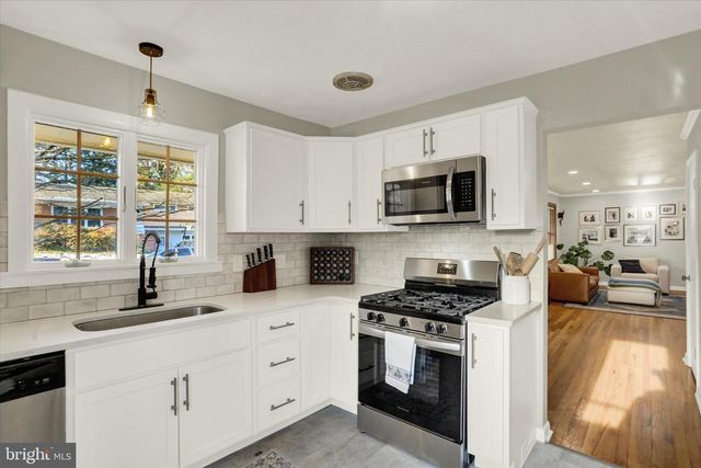 51 BURD DR, Camp Hill, PA 17011