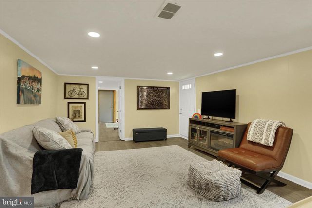 51 BURD DR, Camp Hill, PA 17011