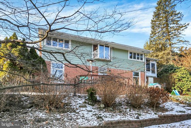 51 BURD DR, Camp Hill, PA 17011